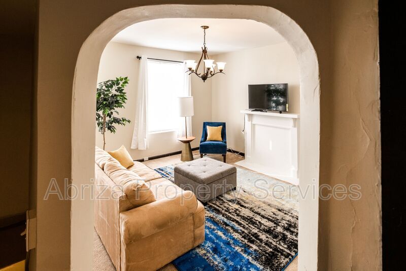 St. Louis Condo: 2153 Stansbury Ave