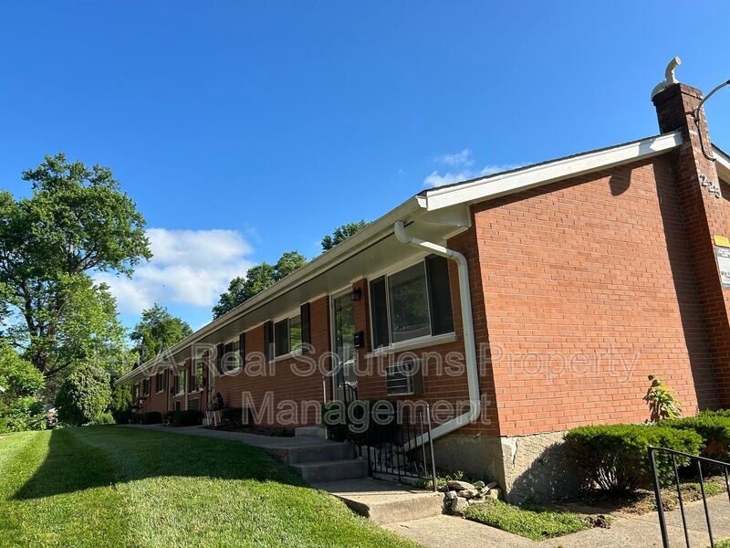 Cincinnati Condo: 225 Rockaway Avenue