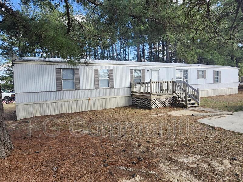 Selma House: 1018 Crystal Blvd