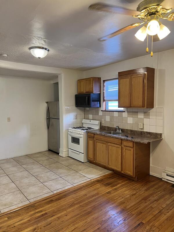 Reading Condo: 1030 Penn Street Reading PA 19602 - 2nd Floor-Rear