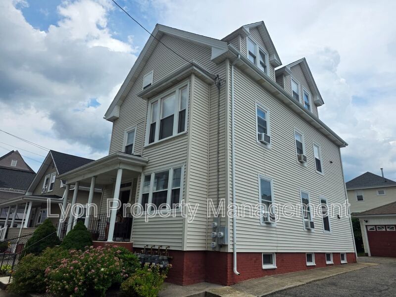 East Providence Condo: 18 Burgess Ave