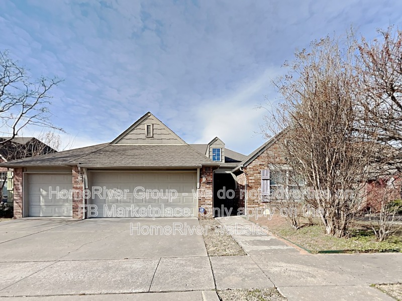 Broken Arrow House: 3710 N Ironwood Pl