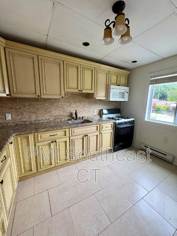 New London Condo: 285 Montauk Avenue