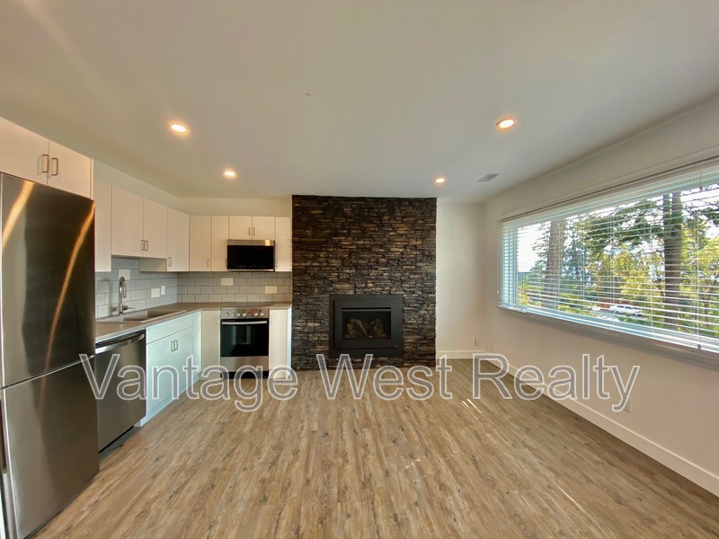 Kelowna House: 105-B Boppart Court