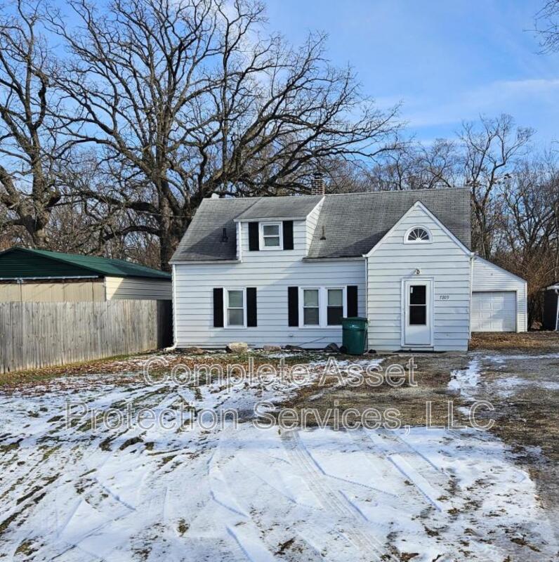 Merrillville House: 7209 Catherine Street