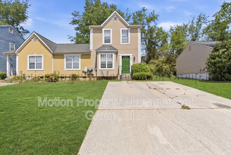 Lithonia House: 6426 Charter Way