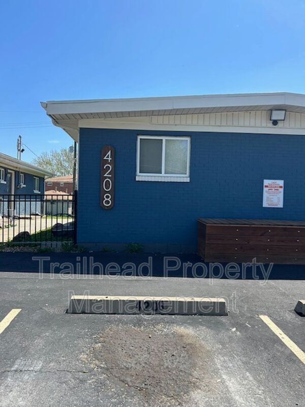 Kansas City House: 4208 Lloyd St