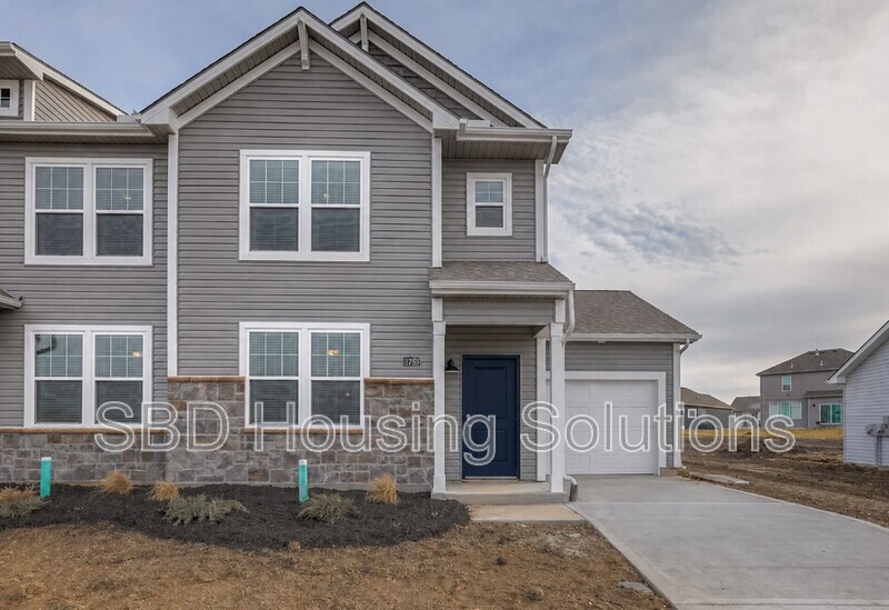 Lees Summit Townhome: 12429 S Parkwood Ln