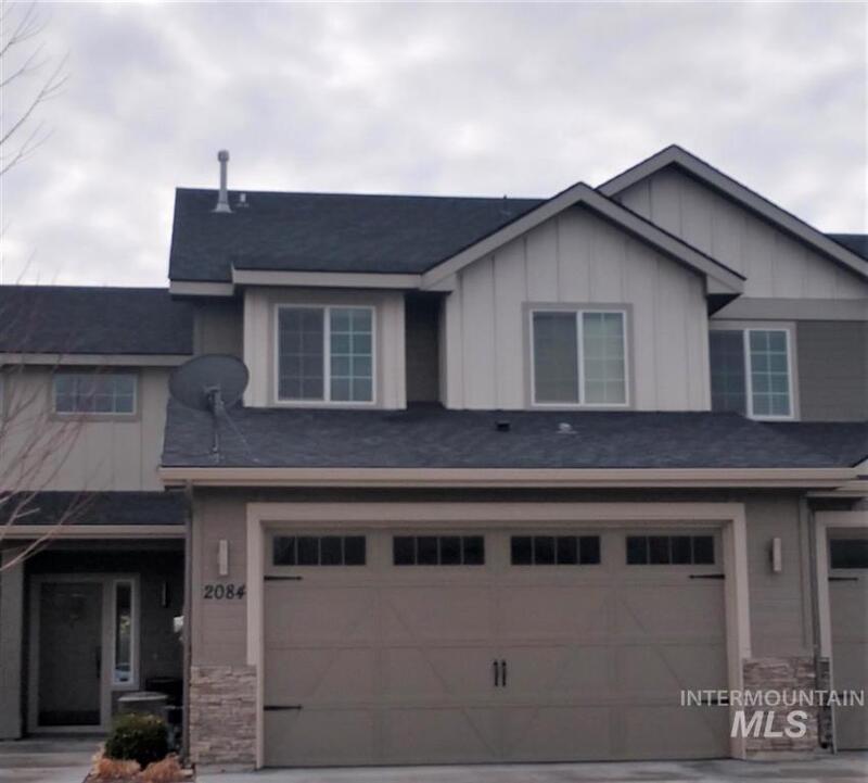 Meridian Townhome: 2084 West Pine Avenue