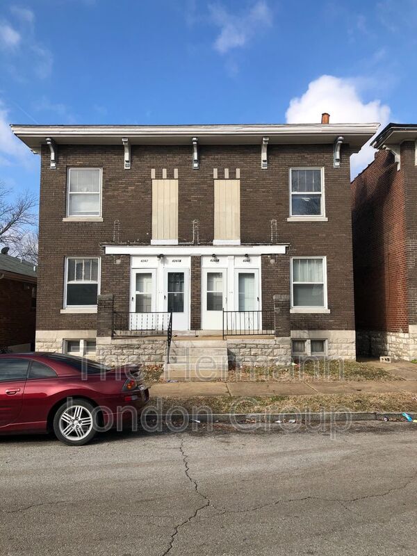 Saint Louis Condo: 4245-4247 Iowa Ave
