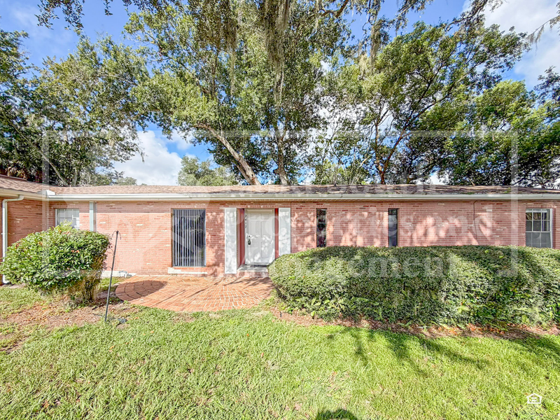 Lakeland House: 2417 Carolina Avenue