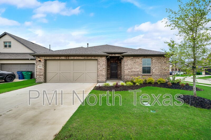 Celina House: 4544 Hemingway Ave