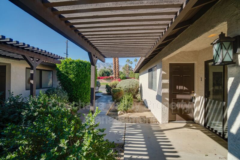 Cathedral City House: 28880 Landau Blvd