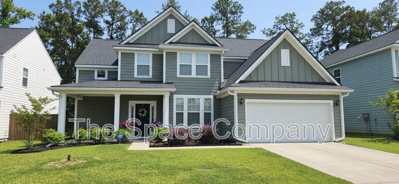 Summerville House: 610 South Pointe Boulevard