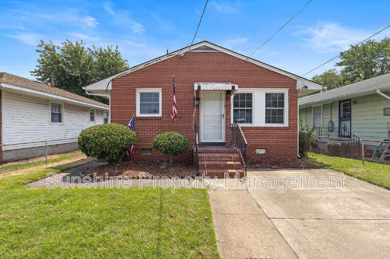 Newport News House: 906 37th St