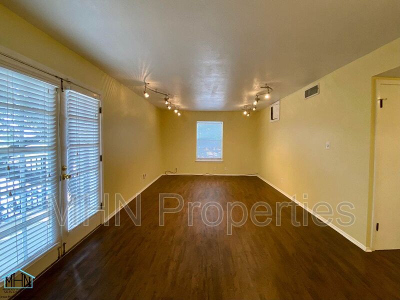 Bright and Spacious Condo near 410, I-35 and 281, in the Broadway Corridor! - Preview 3