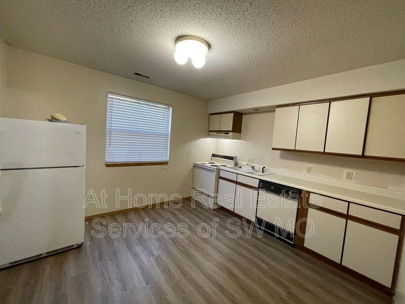 Springfield Condo: 2850 S Rogers
