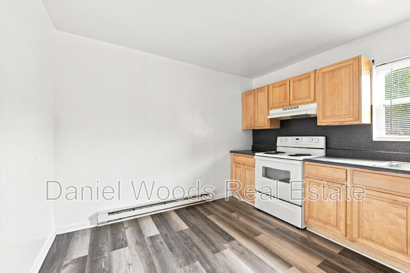 Chester Condo: 900 Booth St