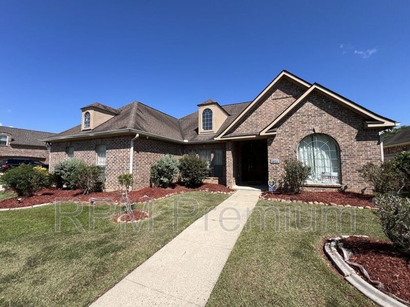 Zachary House: 3031 Audubon Ct.