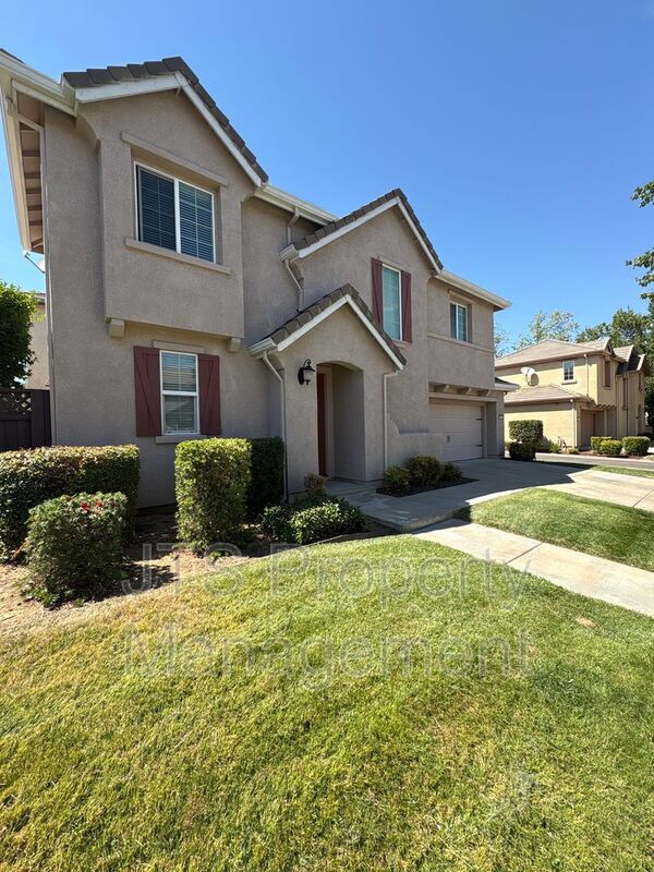 Licoln House: 980 Latitude Ln