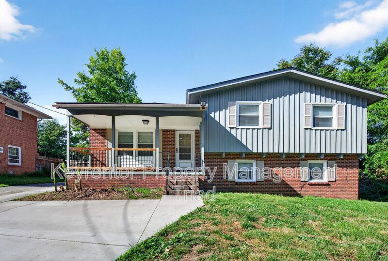 Greensboro House: 1821 W Meadowview Rd