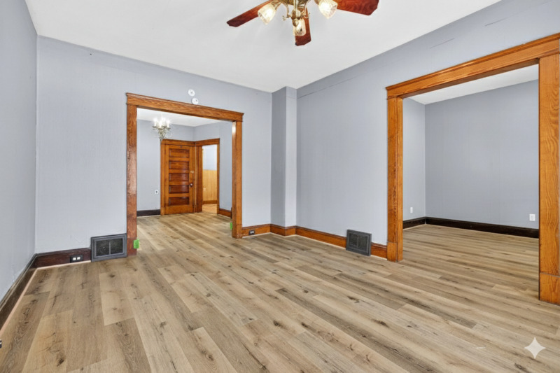 Cleveland Condo: 2977 E  66th St