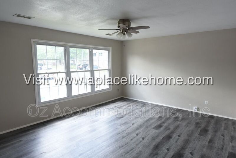 Kansas City Condo: 1428 NW 64th Ter