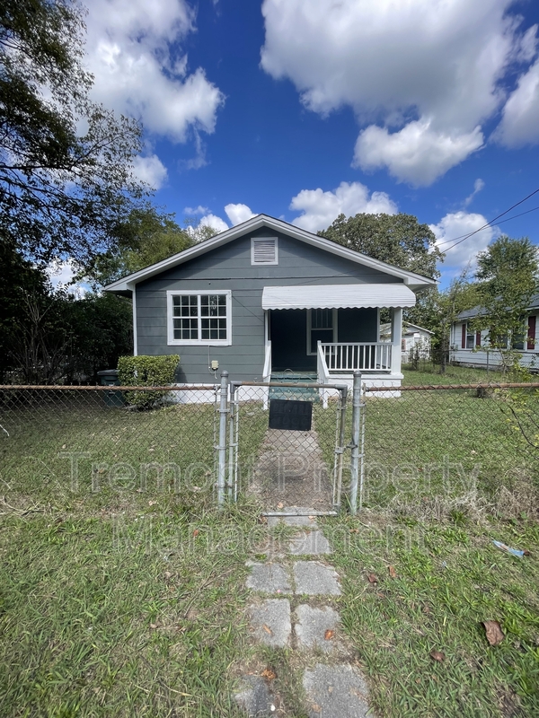 Chattanooga House: 2601 East 41st Street