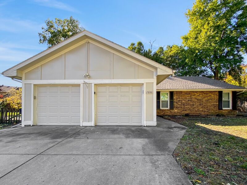 Kansas City House: 7930 N Campbell St