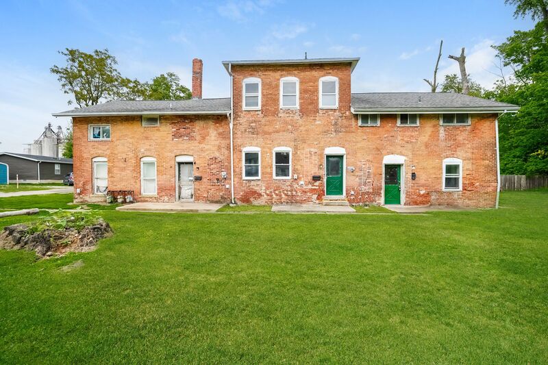 London House: 20 Vernon Ave.