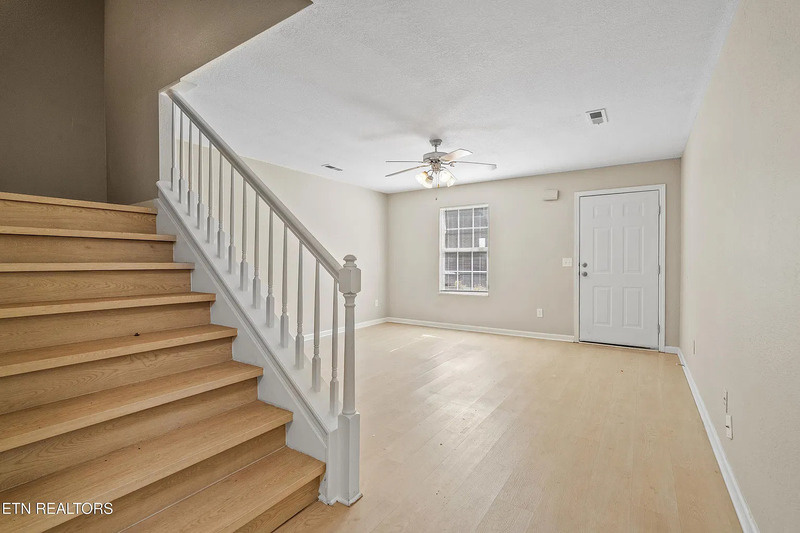 Photograph 3 of 8709 Mowbray Way