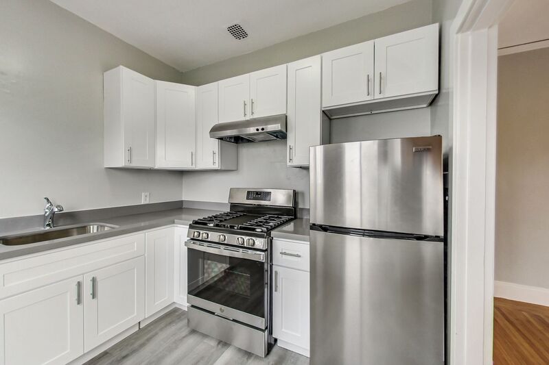 Request a Viewing for 827 Warfield Avenue, Unit 09 Tenant Turner