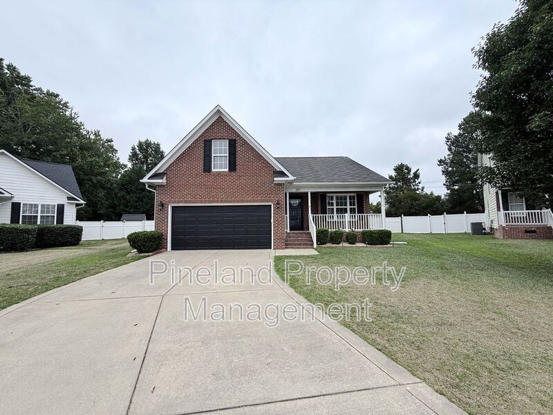 Raeford House: 201 Old Colony Pl