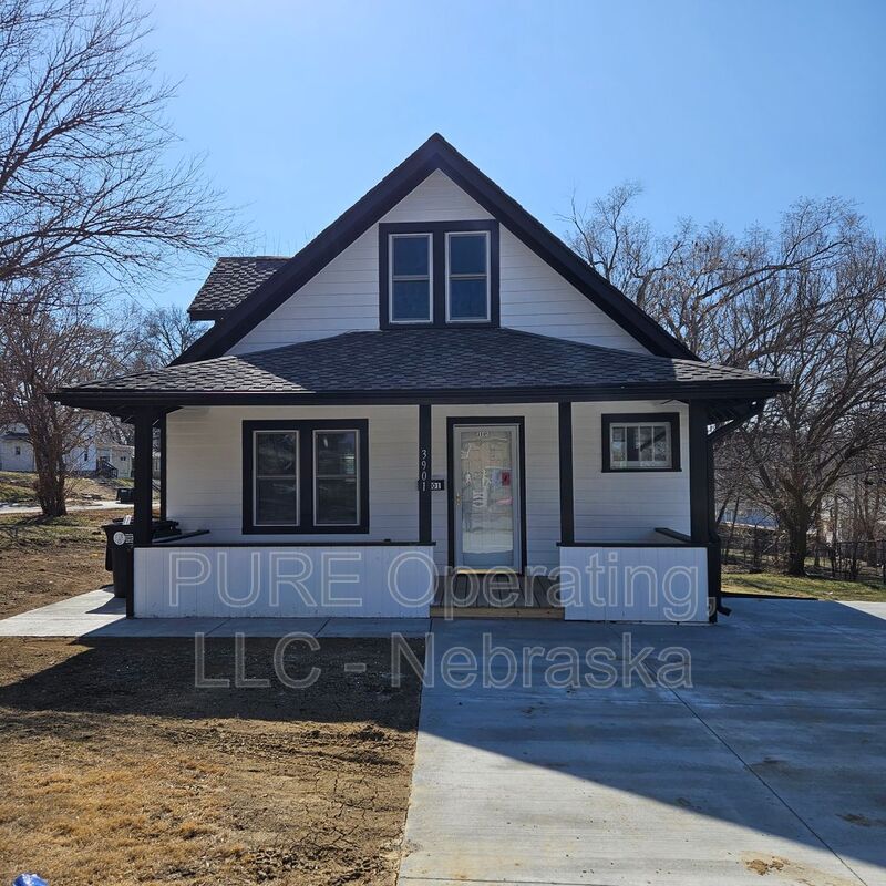 Omaha House: 3901 Curtis Ave