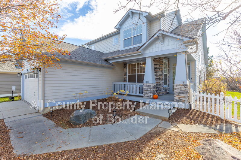 Lafayette House: 313 Caribou Pass Cir