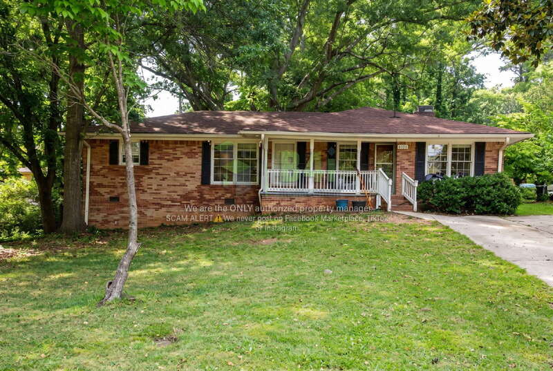 Mableton House: 6106 Venetian Way Southwest