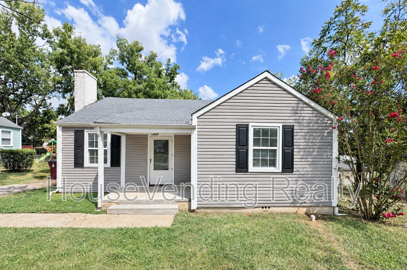 Alcoa House: 1776 Dalton St.