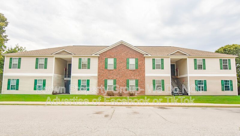 Fayetteville House: 3617-F Dornoch Dr
