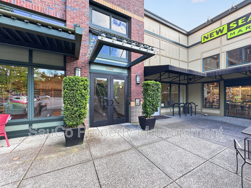 Hillsboro Condo: 1425 Northeast 61st Avenue - 1