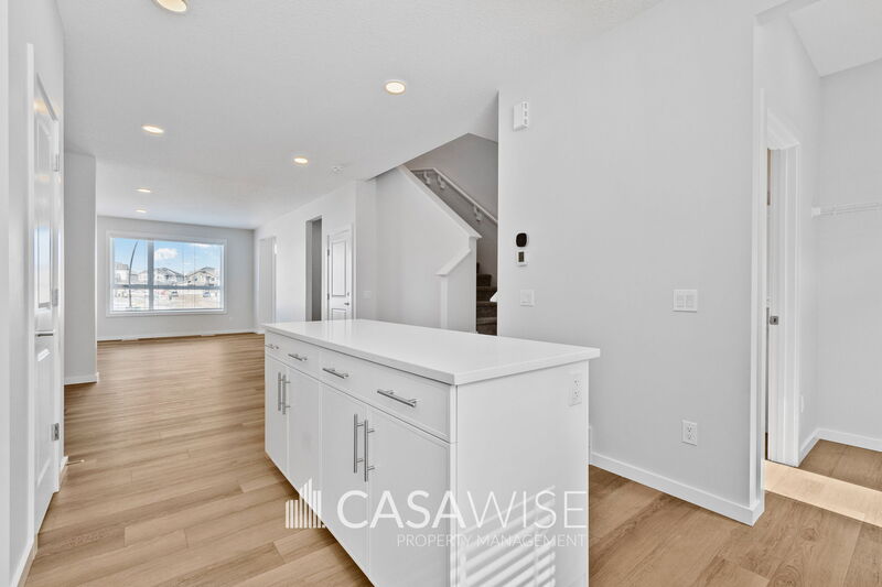 Edmonton House: 21043 25 Avenue Northwest