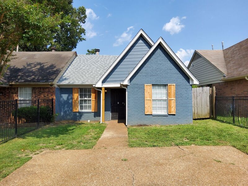 Memphis House: 4582 Summer Crk N