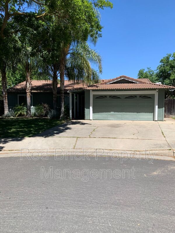 Merced House: 303 Pamela Ct.