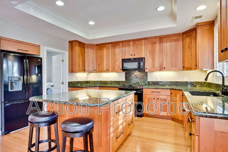 Mountain View House: 125 Eldora Dr