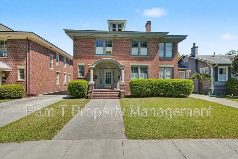 Savannah Condo: 214 East 48th Street