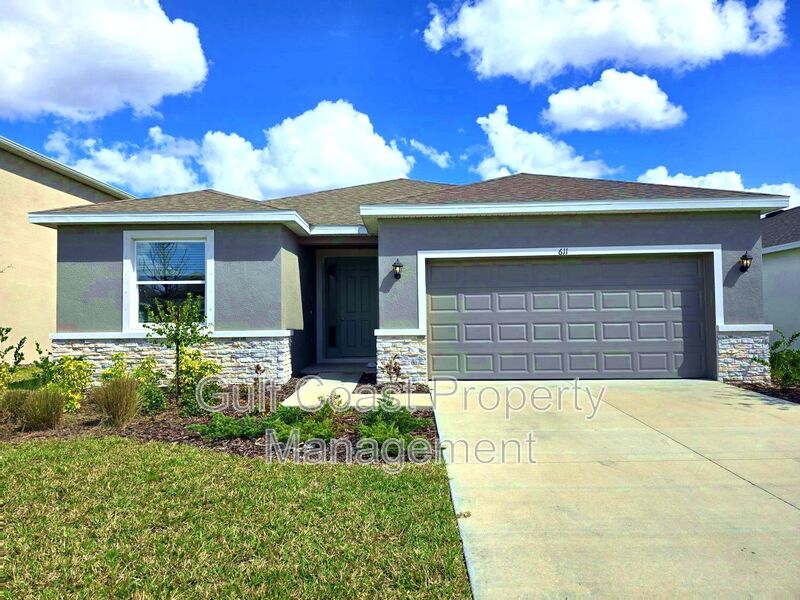 Bradenton House: 611 160th St E
