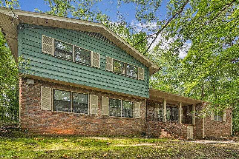 Atlanta House: 2600 Lantern Lane