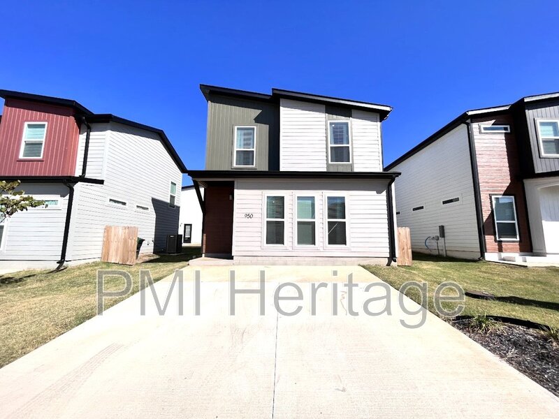 Centerton House: 950 Ventnor Avenue
