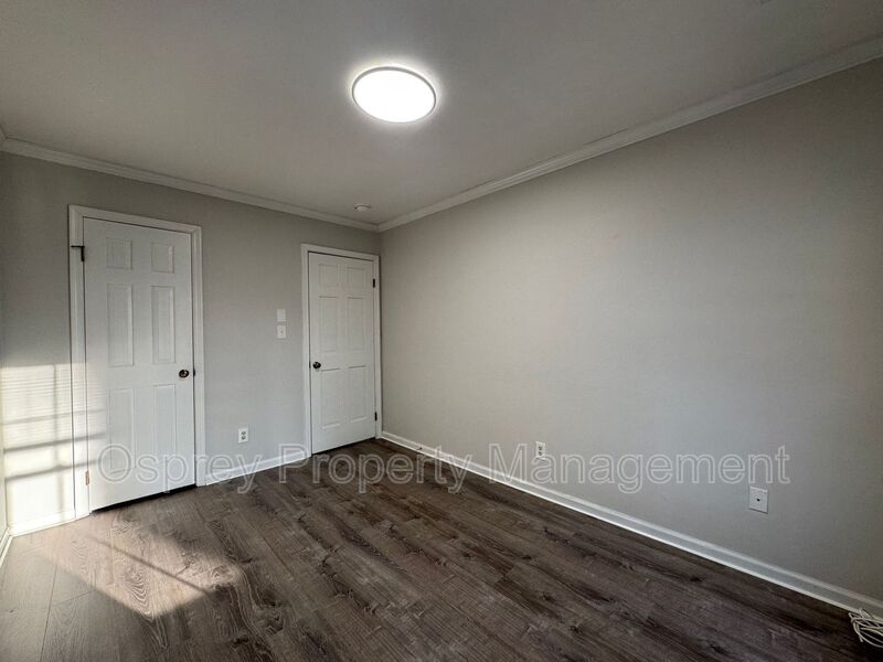 Charming, end-unit brick townhome! *ASK ABOUT OF ZERO DEPOSIT* - Photo 16