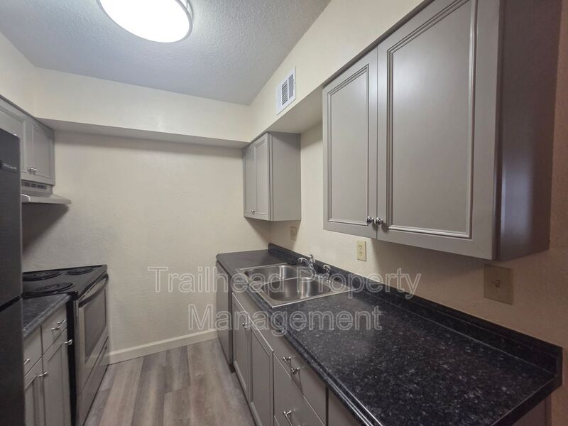 Independence House: 1302 E T C Road