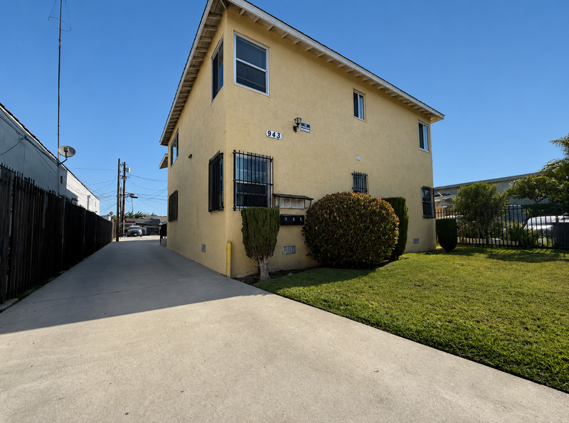 Los Angeles Condo: 943 West 68th Street